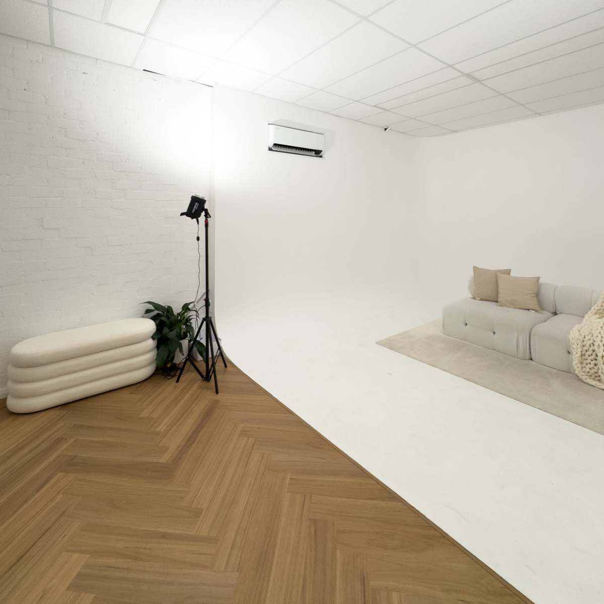 Fun-sized Western Sydney Photo Studio with Cyclorama in Prestons Image in Prestons, Prestons, NSW