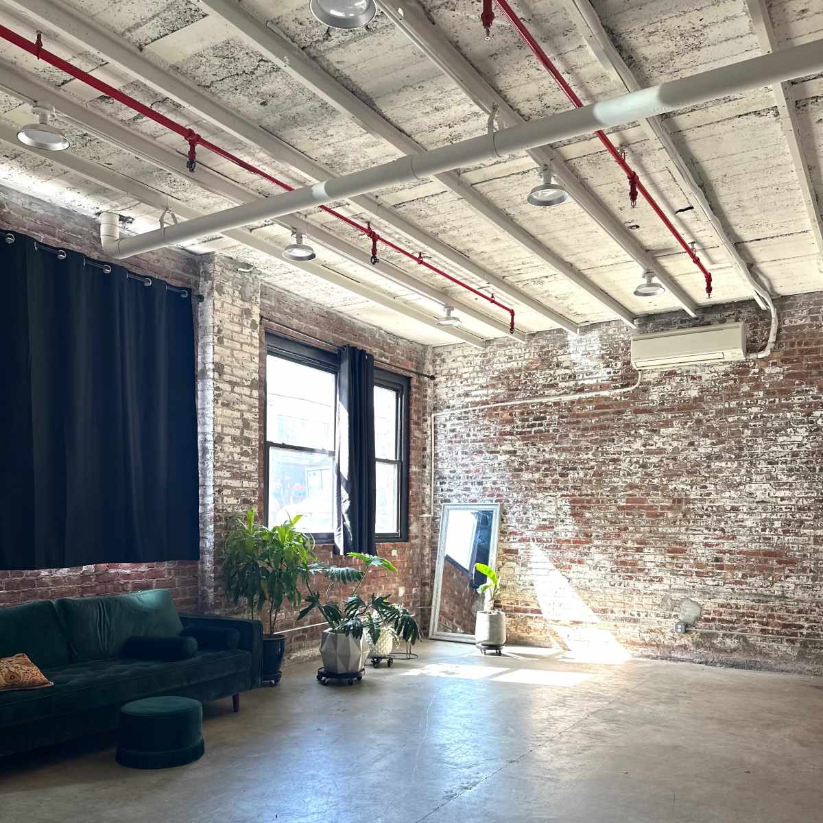 Lustro: HUGE Windows+20+Seamless Colors / PROFOTO lighting, Brooklyn ...