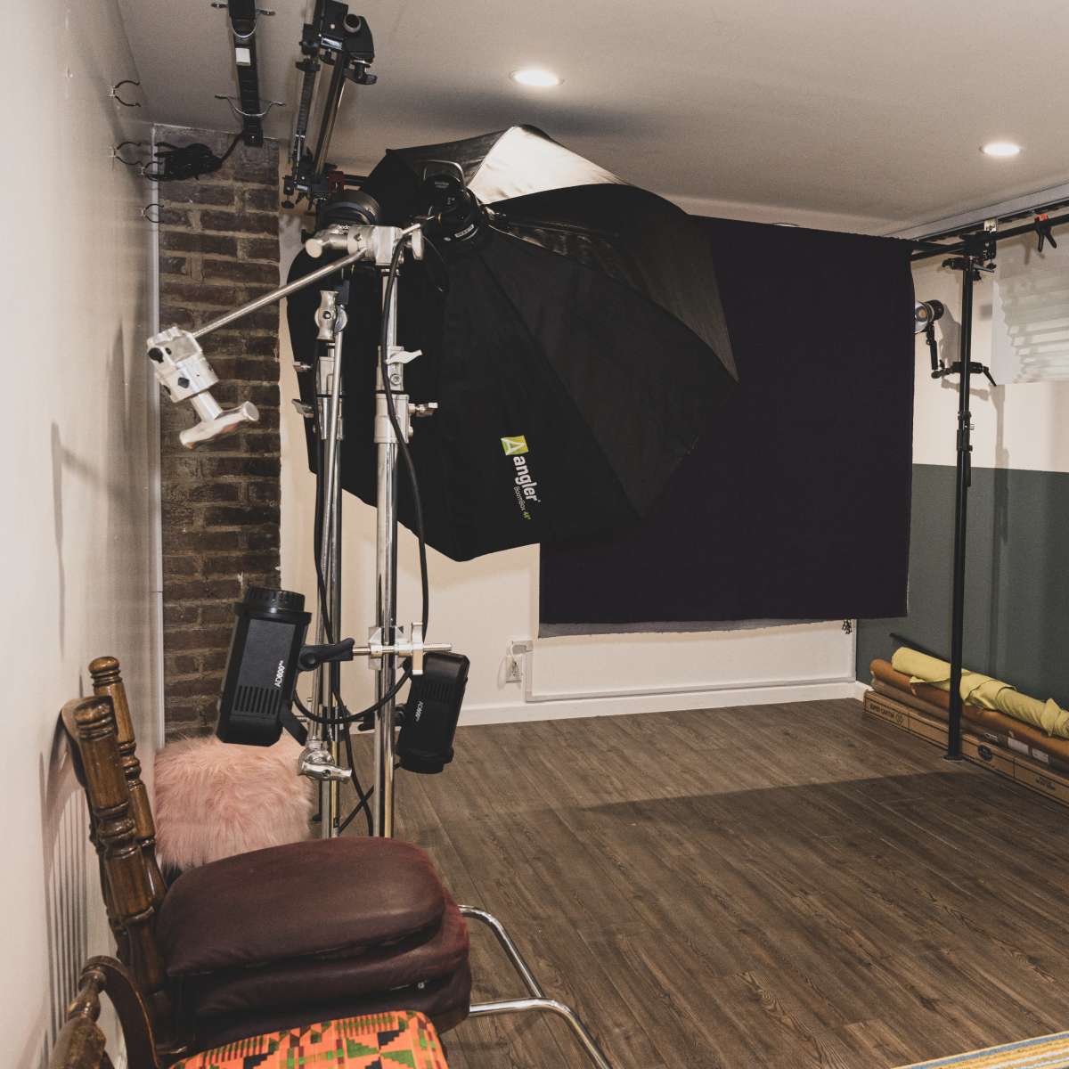 Continuous lighting for product photography 2025