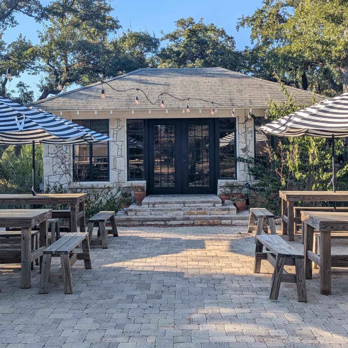 Hill country ranch bar, minutes from downtown in Manchaca Image in , Manchaca, TX