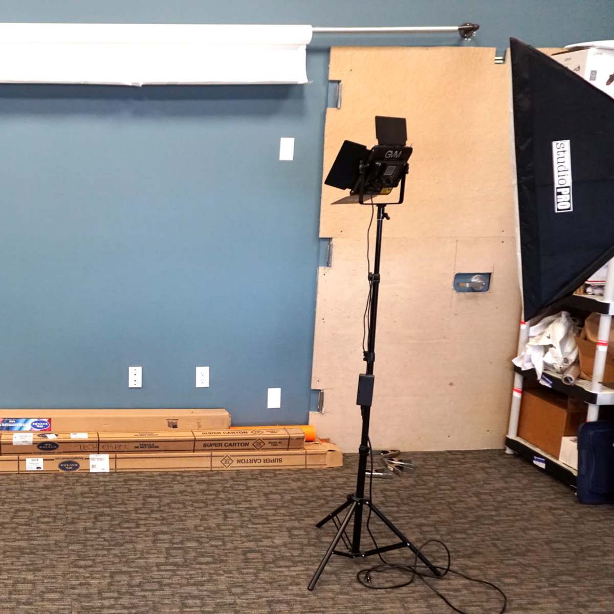 Roomy Studio for Fashion Shoots and Creative Collaborations, Freeport ...