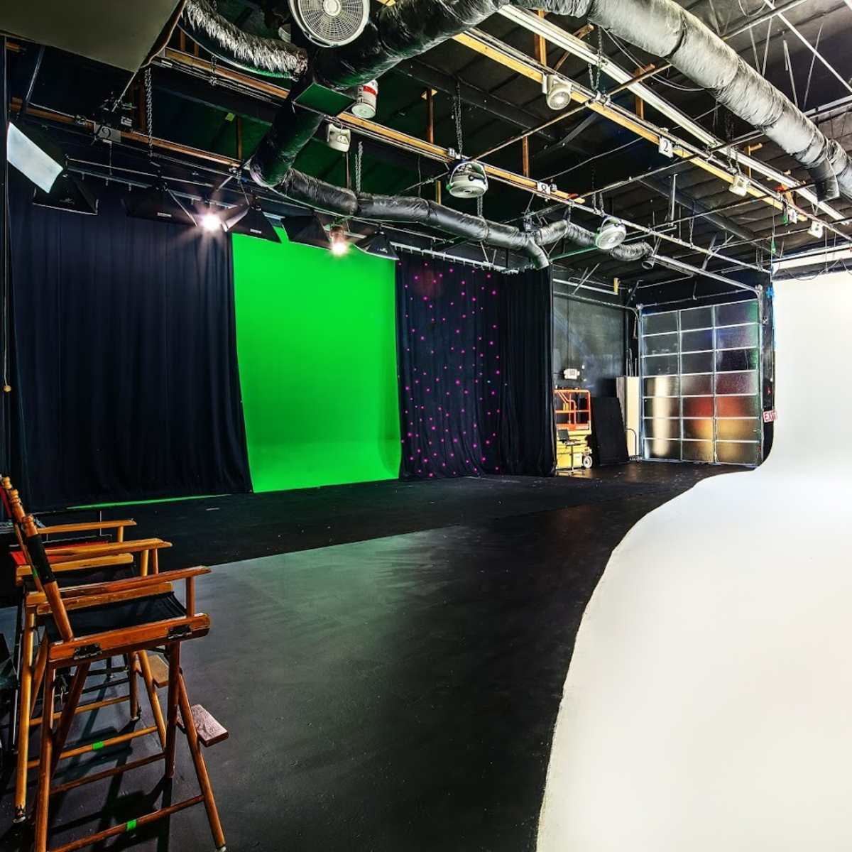 Film Studio - White Cyc - Green Screen - Black Cyc (Stage 2