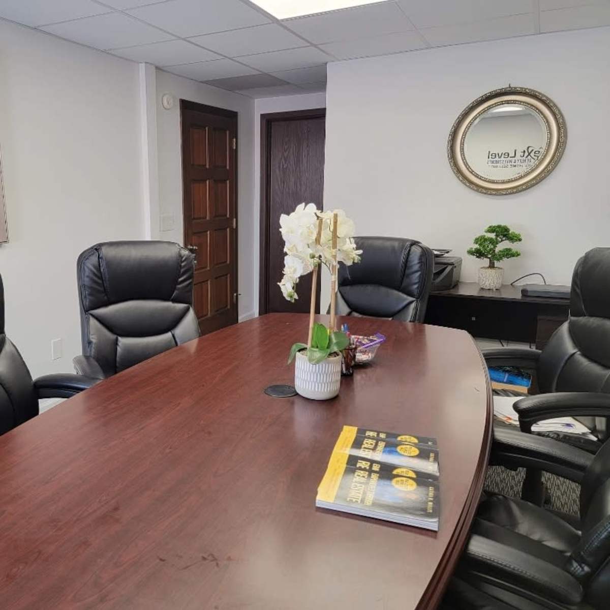 Office Space for Meetings, Content Creation, or Work Desk in Westland Image in Westland, Westland, MI