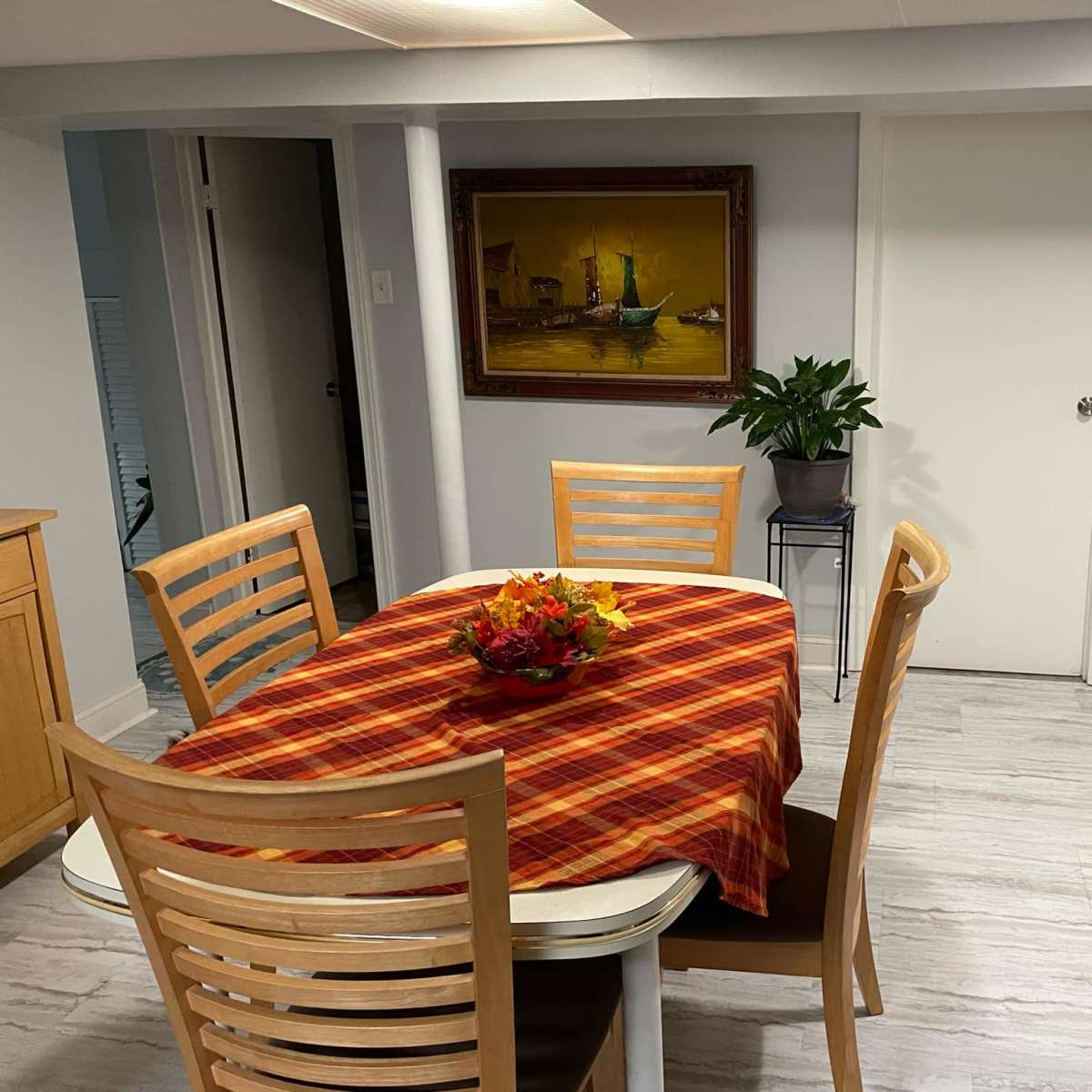 5 minute walk to the Forest preserve. 10 minute drive to Lake Michigan