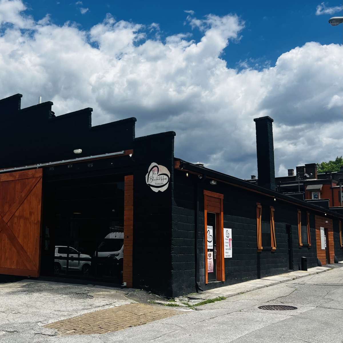 Downtown rustic / industrial with a little chic venue space !, York, PA