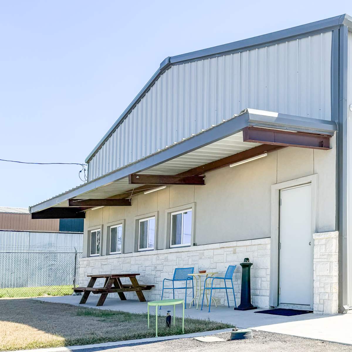 1,000 sq. ft. Photo Studio, Bright & Adaptable in Buda Image in Buda, Buda, TX