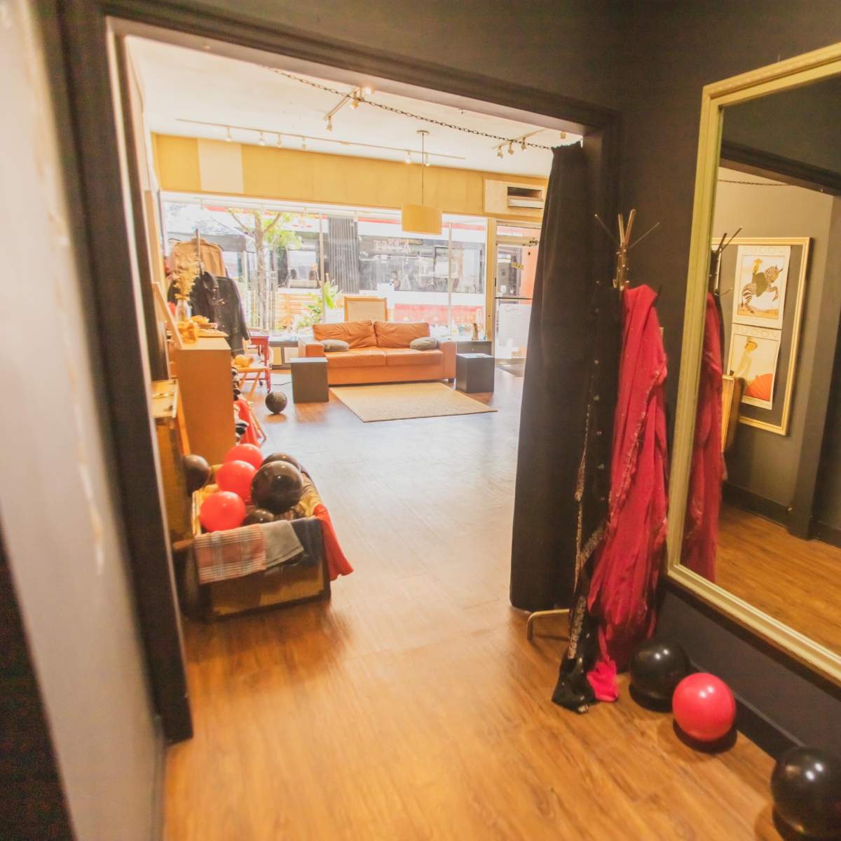 Dundas Content Creation Studio in Toronto Image in Harwood, Toronto, ON