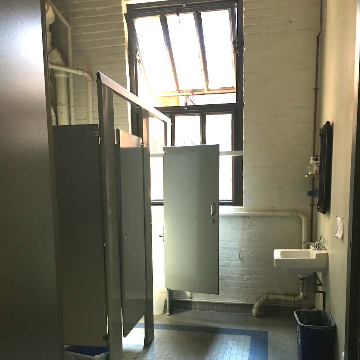 Peaceful North Lit Studio in Brooklyn Image in Sunset Park, Brooklyn, NY