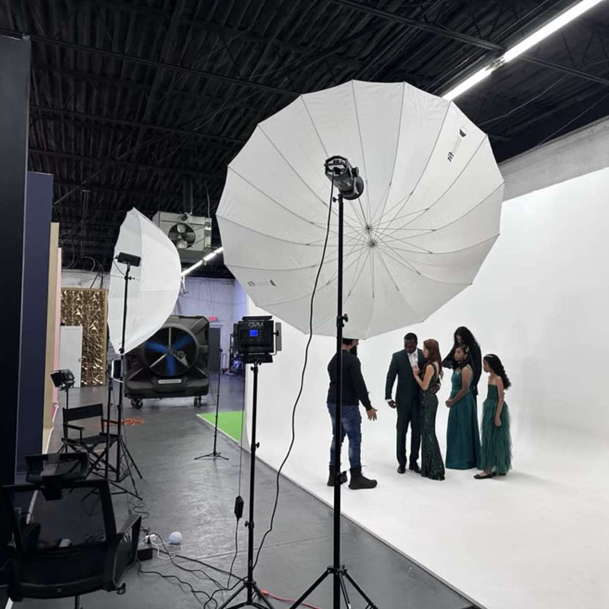 20 Foot Cyc Wall + Green Screen Cyc Studio For Photo and Film, Atlanta ...