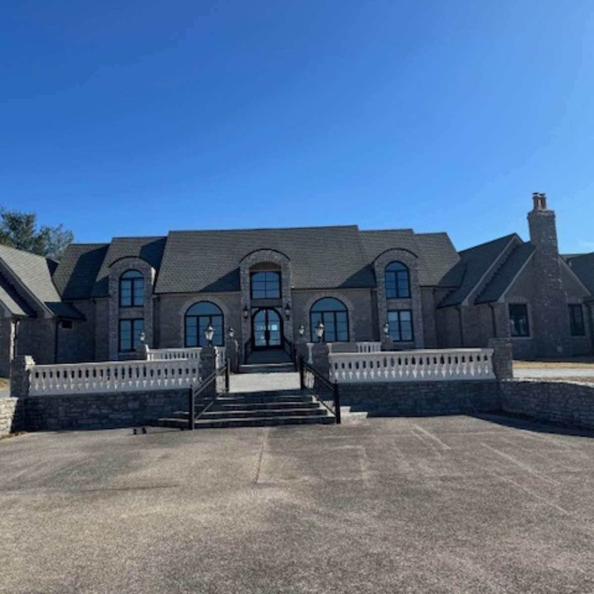 Newly renovated stone manor on 17 acres in Gallatin Image in , Gallatin, TN
