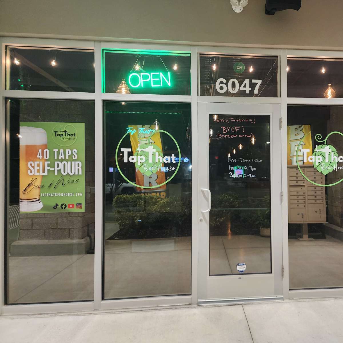 Self pour taproom with comfortable seating and a unique atmosphere. in DAVENPORT Image in Loughman, DAVENPORT, FL