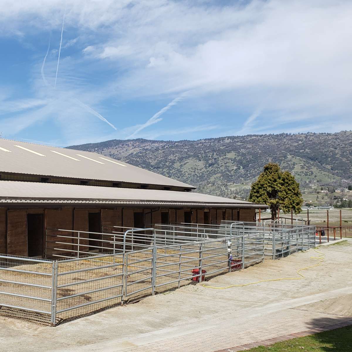 Rustic Country Ranch House and Barn, Tehachapi, CA | Production | Peerspace