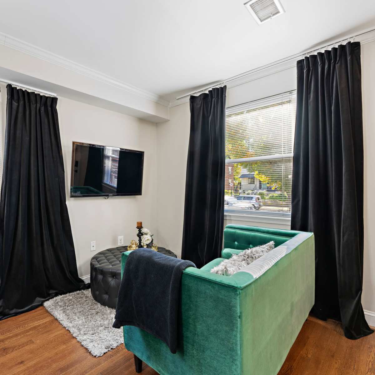 Free Parking! Content House with Natural Light in Southeast | Club Brandywine in Washington Image in Washington Highlands, Washington, DC