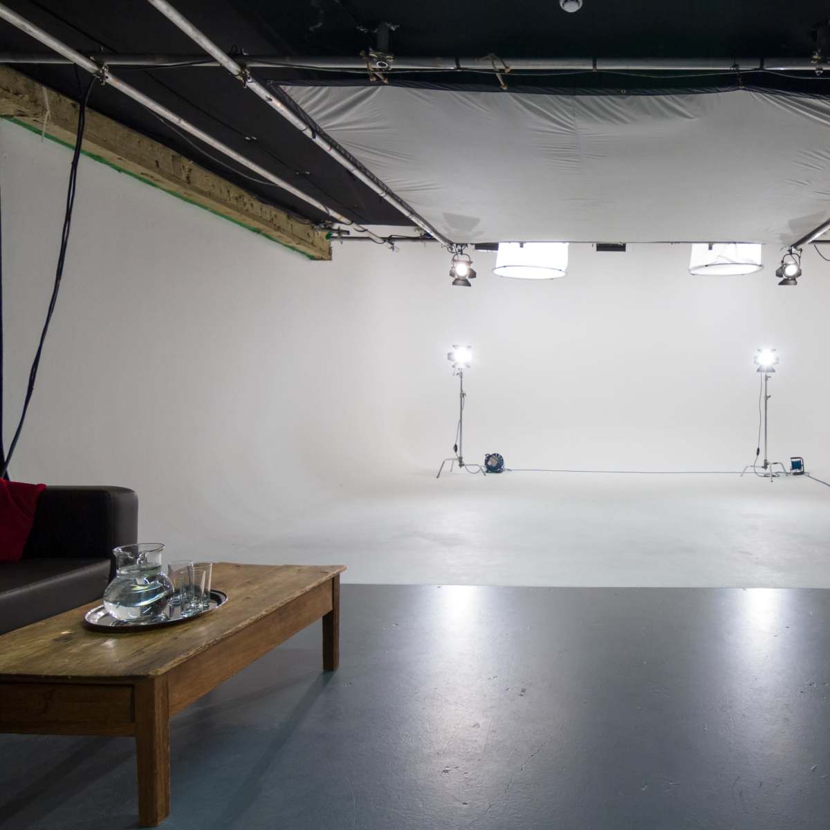 White Cove Photography / Filming Studio - Lighting included in London Image in Lambeth, London, ENG