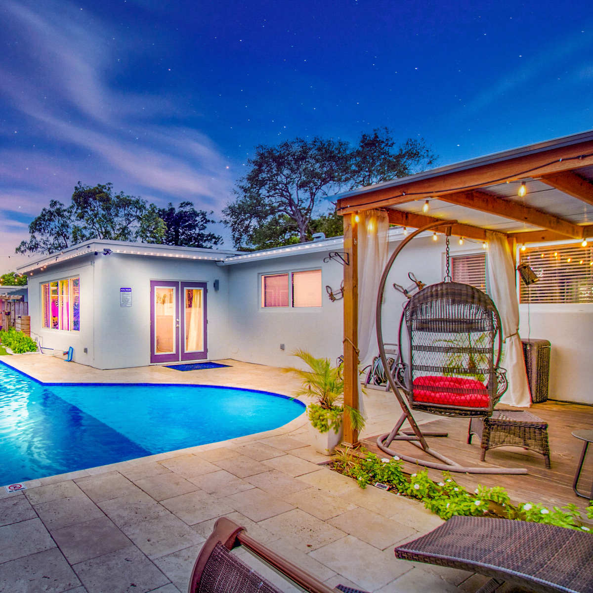 🌴3BR HEATED and Salt Water Pool Home | FTL Airport/Beaches/Las Olas in Fort Lauderdale, FL Image in South Fort Lauderdale, Fort Lauderdale, FL, FL