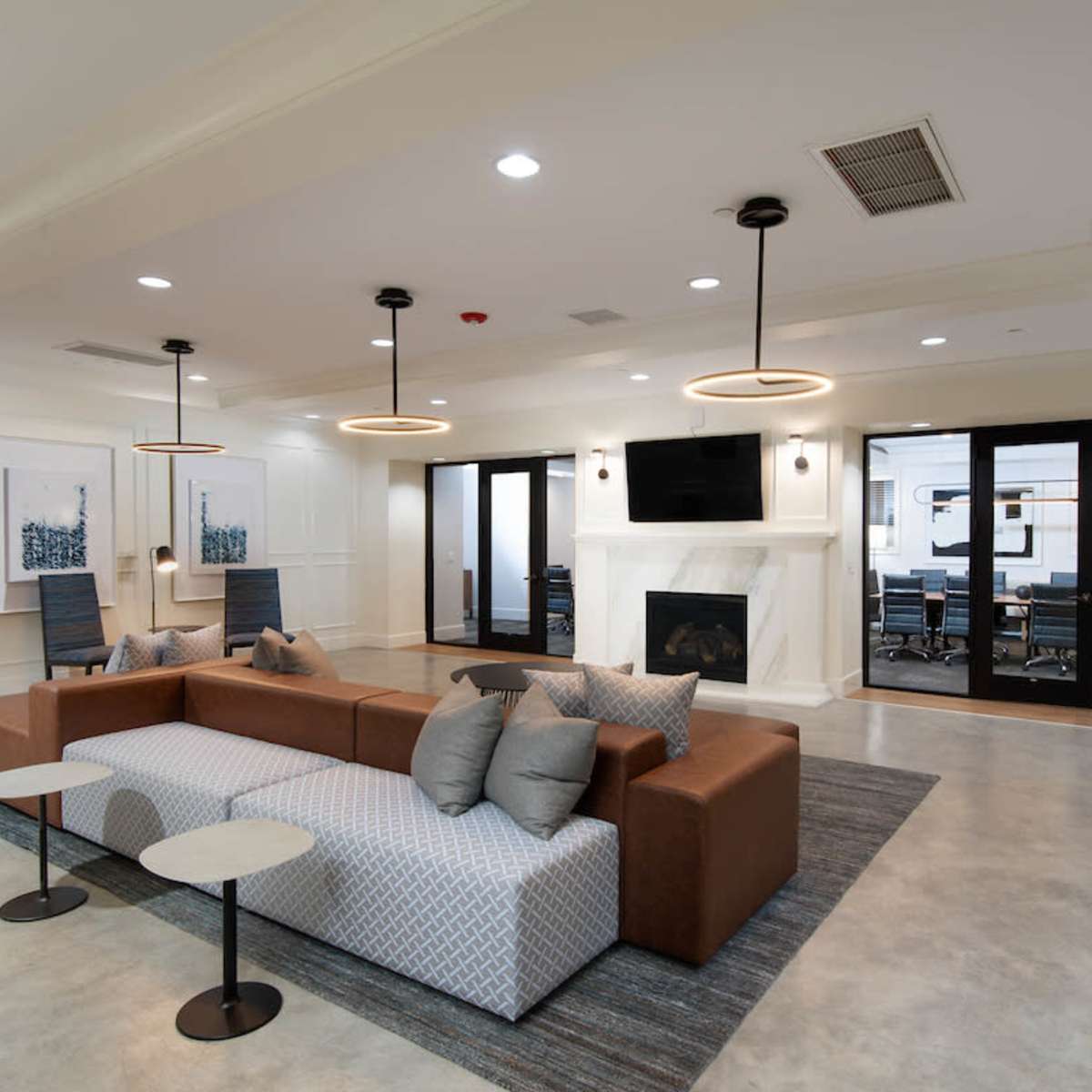 Grand, Spacious Lounge & Terrace in Costa Mesa, Costa Mesa, CA | Off ...