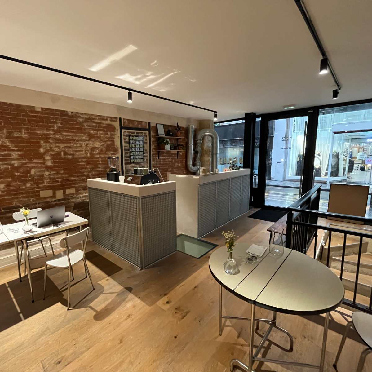 Salle de sport avec accueil café dans le quartier du Sentier in Paris Image in Sentier, Paris, 