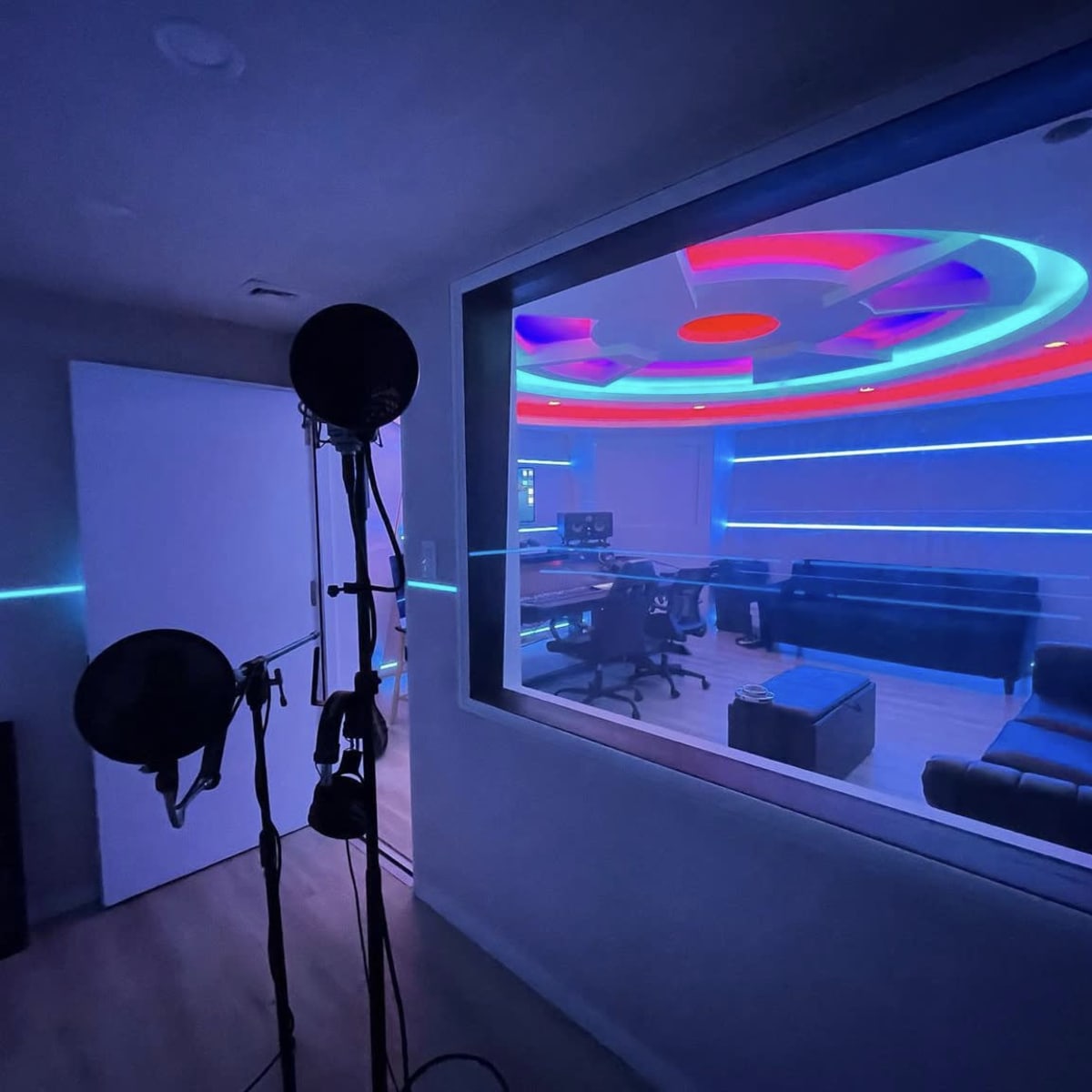 Lights for studio room on sale