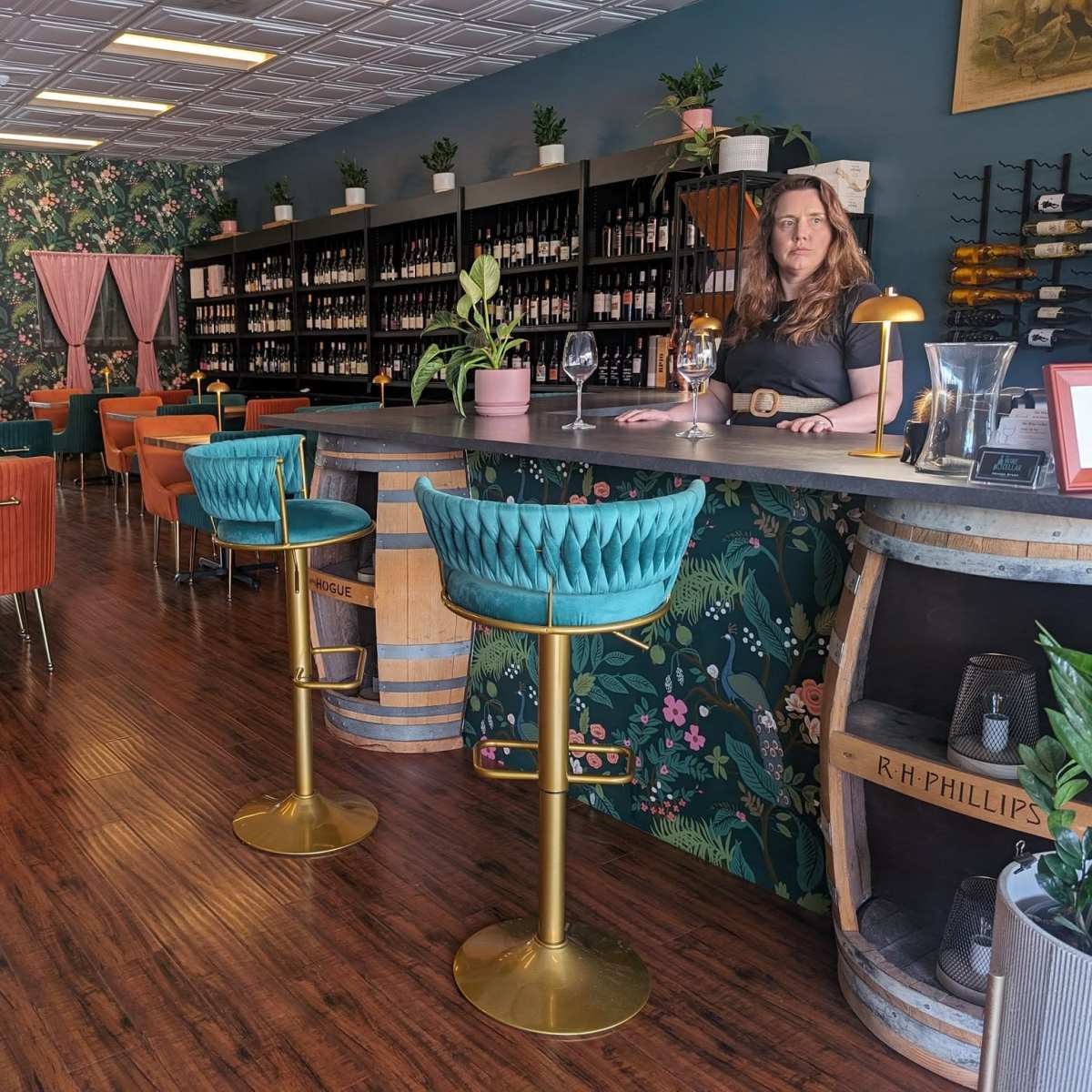 Private meeting room in wine shop with flexible seating options in Portland Image in Cedar Mill, Portland, OR