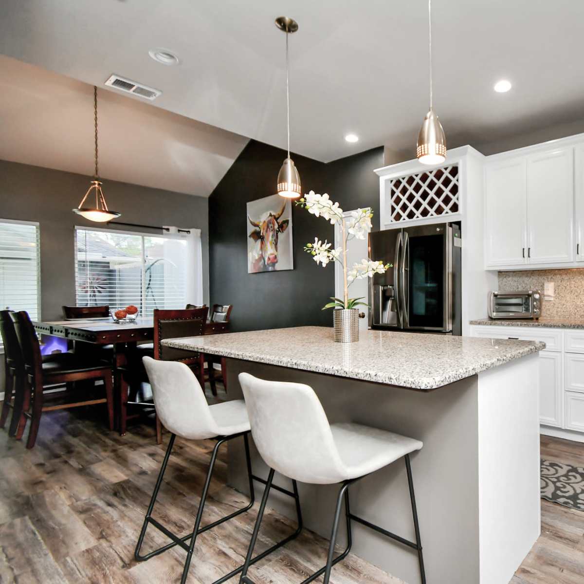 Blooming Elegance: Stylish Home Near the Golf Course in Houston Image in Champions Creek Estates, Houston, TX