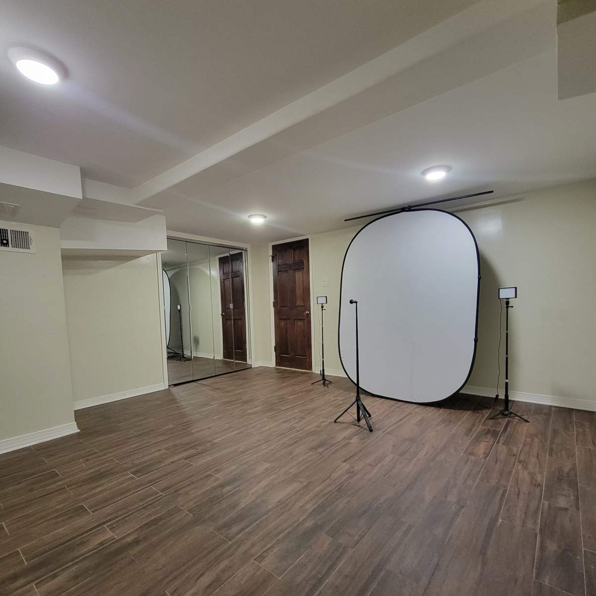 Arrange Today Photo Studio in Philadelphia Image in Northeast Philadelphia, Philadelphia, PA
