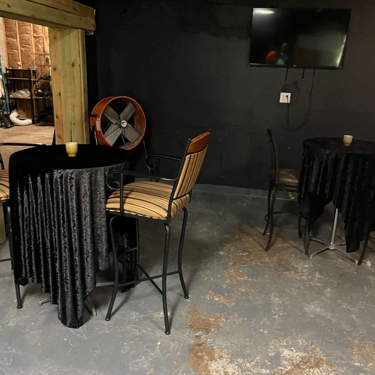 Industrial, rustic, roomy in charlotte Image in Enderly Park, charlotte, NC