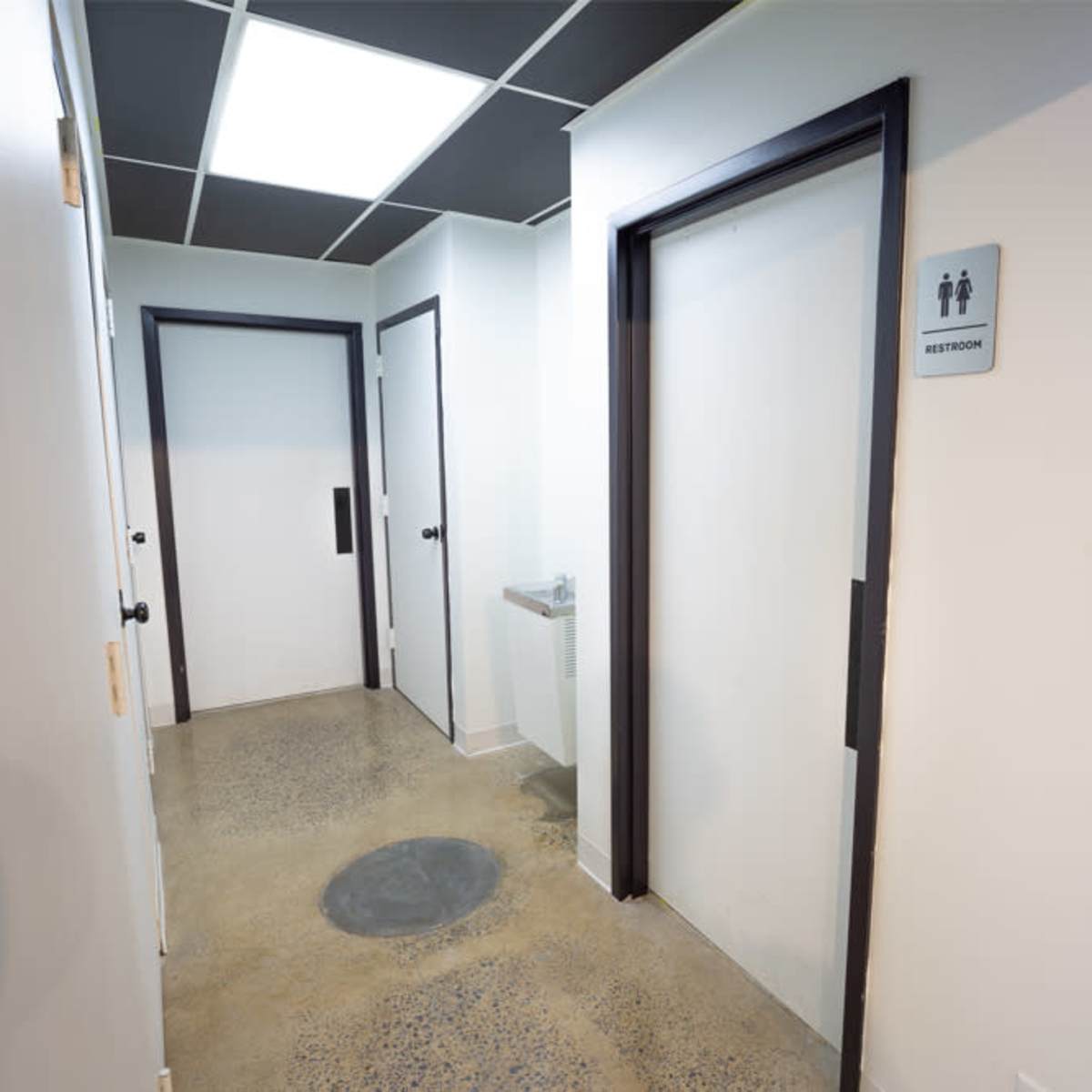 Roomy Studio near Downtown and Airport with Courtyard in Nashville Image in South Nashville, Nashville, TN