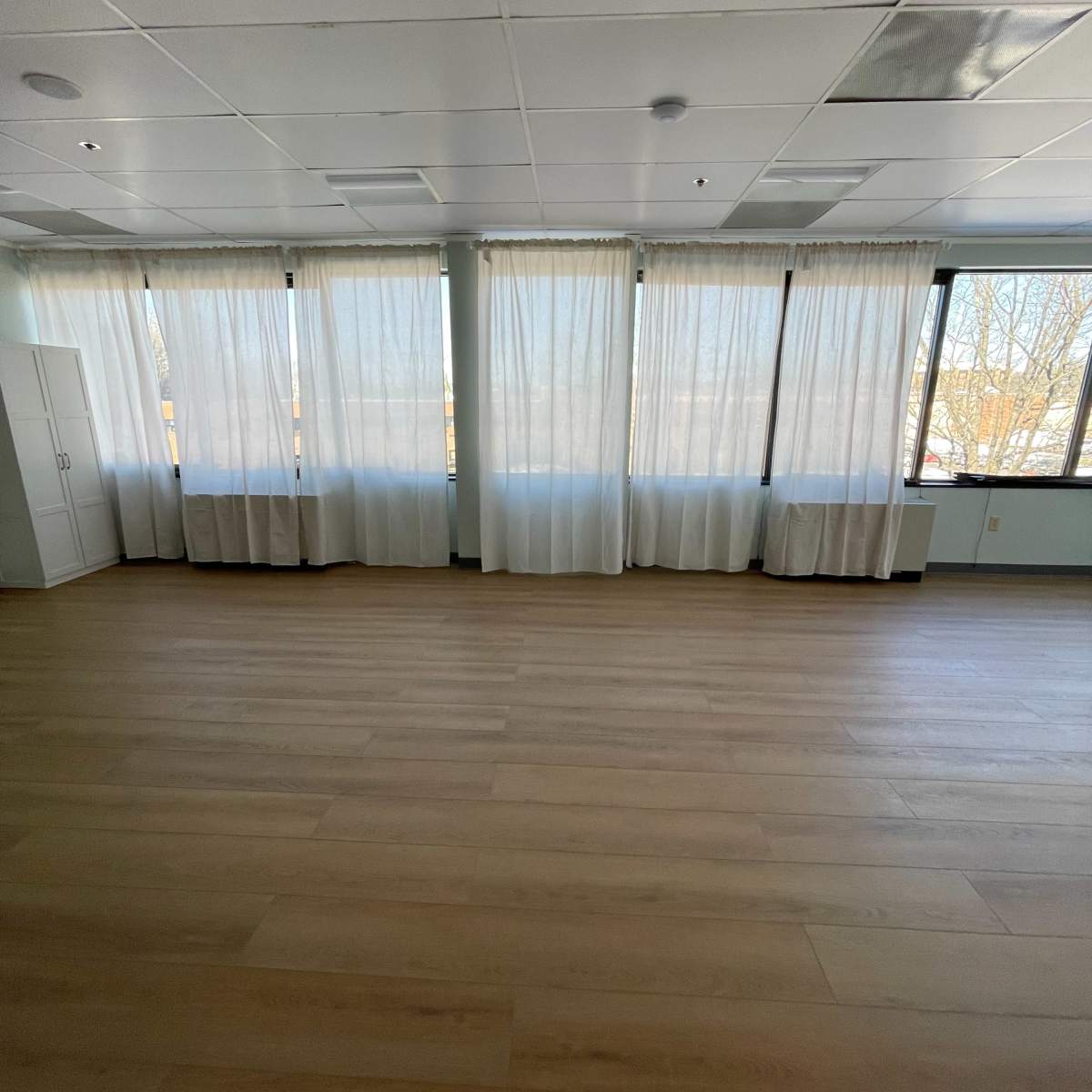 $650 / 120ft2 - Beautifully Furnished Office Suites with 550 sqft Movement Studio (Springfield) in Springfield Image in Ravensworth, Springfield, VA