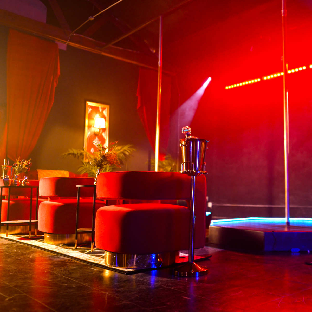 Multi Set Studio. Strip Club, Casino,Arcade, Mini mart / Liquor Store Front And More in Industrial Warehouse in Los Angeles Image in Boyle Heights, Los Angeles, CA