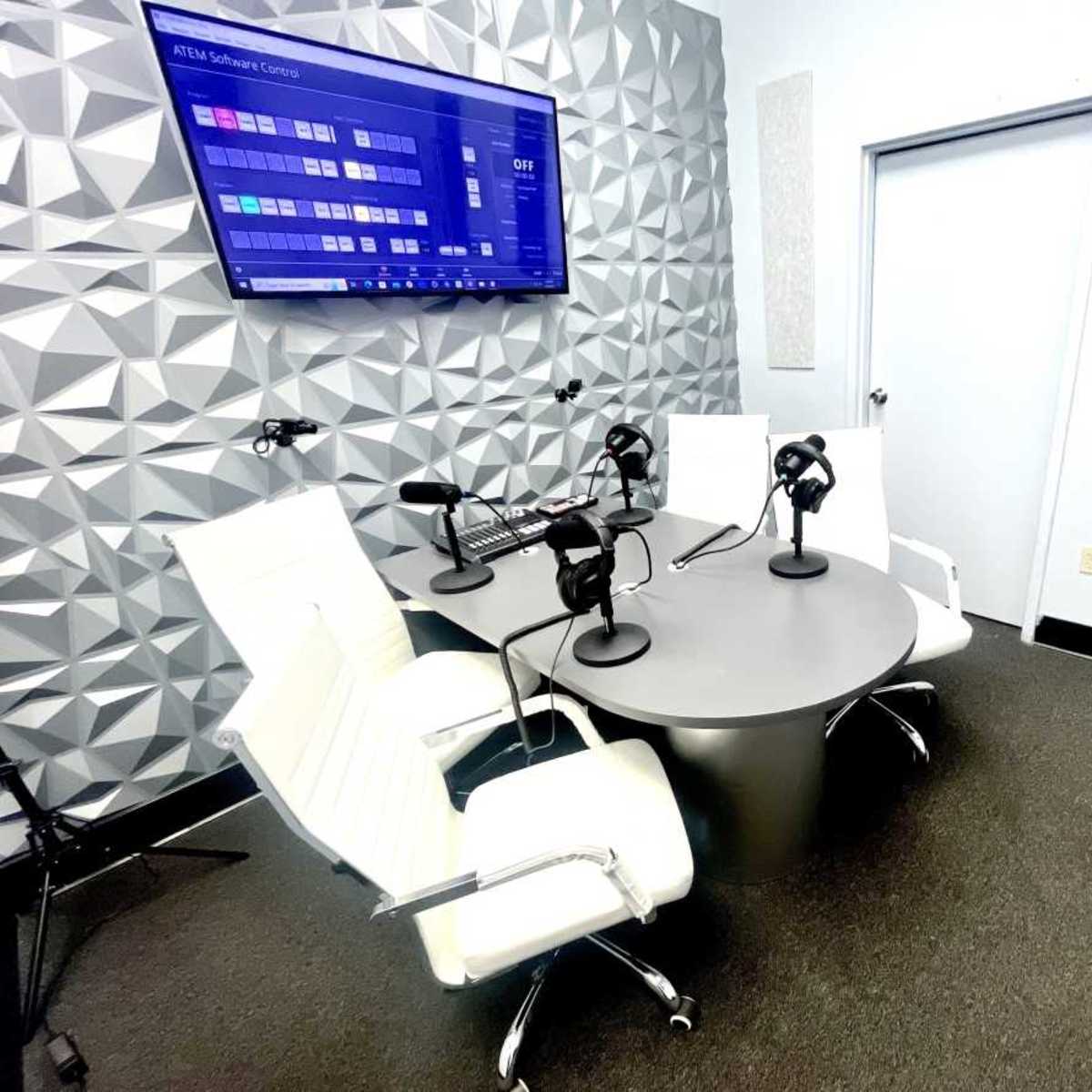 Downtown Tampa Studio - Top Floor Podcasting Room in Tampa Image in Downtown, Tampa, FL