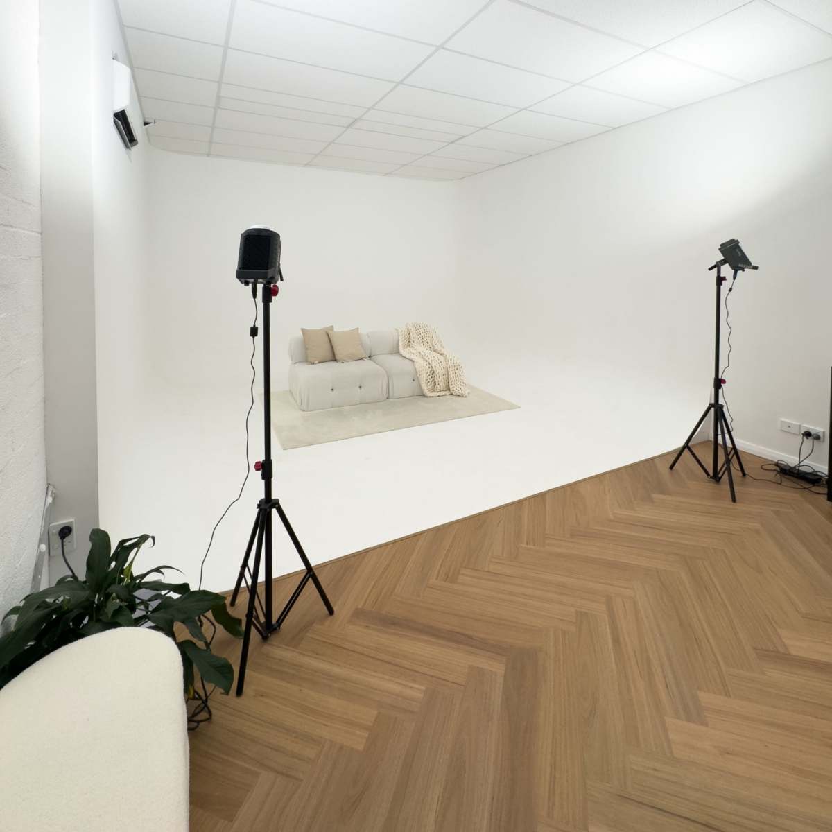 Fun-sized Western Sydney Photo Studio with Cyclorama in Prestons Image in Prestons, Prestons, NSW