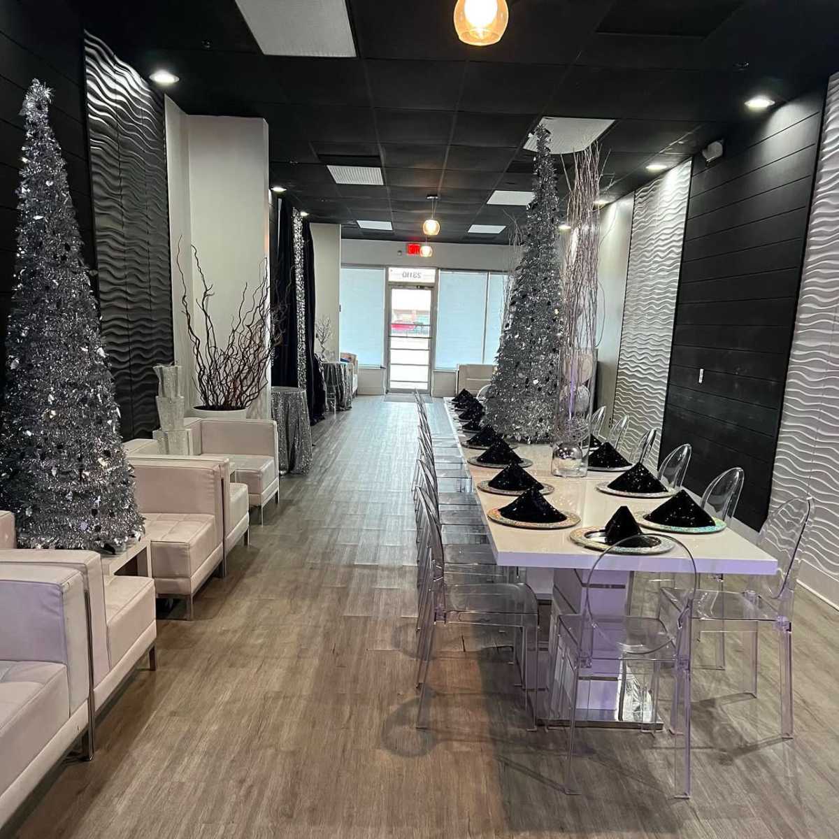 Centrally located Sheek lounge type of vibe in Oak Park Image in Oak Park, Oak Park, MI