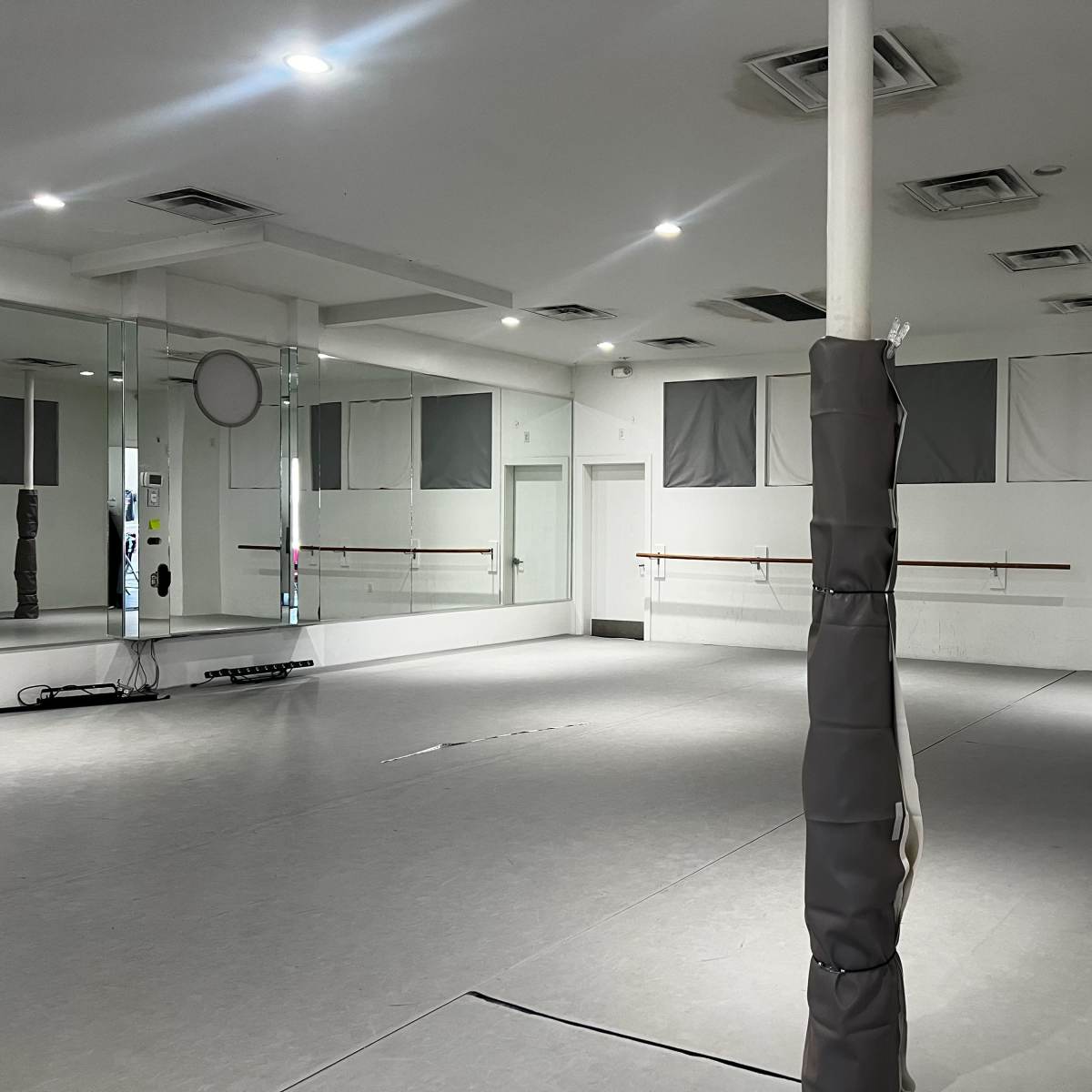 Spring Branch Area Dance Studio, Mirrors, Professional Sprung Floor, Marley, Barres in HOUSTON Image in Memorial, HOUSTON, TX