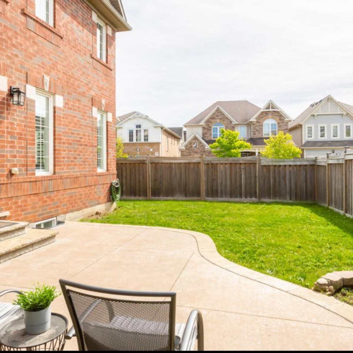 Modern, Classic and Cozy Family Home in Toronto - A film makers dream in Milton Image in Willmott, Milton, ON