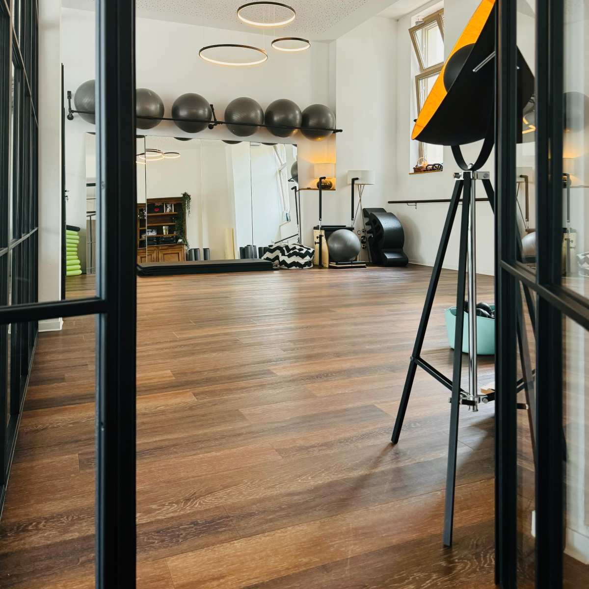 Bright studio space in a PILATES studio for rent in central Berlin ...