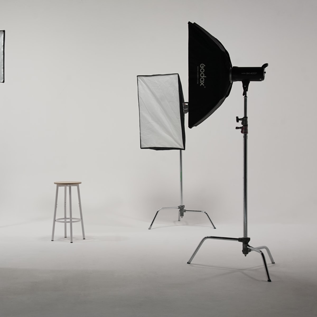 White Cove Photography / Filming Studio - Lighting included in London Image in Lambeth, London, ENG