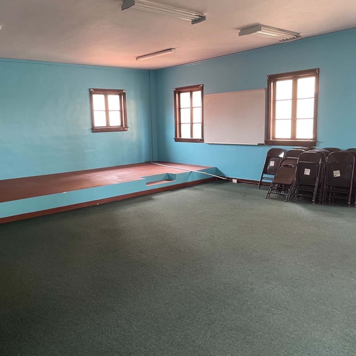 Small Rehearsal Space with Low Stage for Theater or Dance Scenes, Los