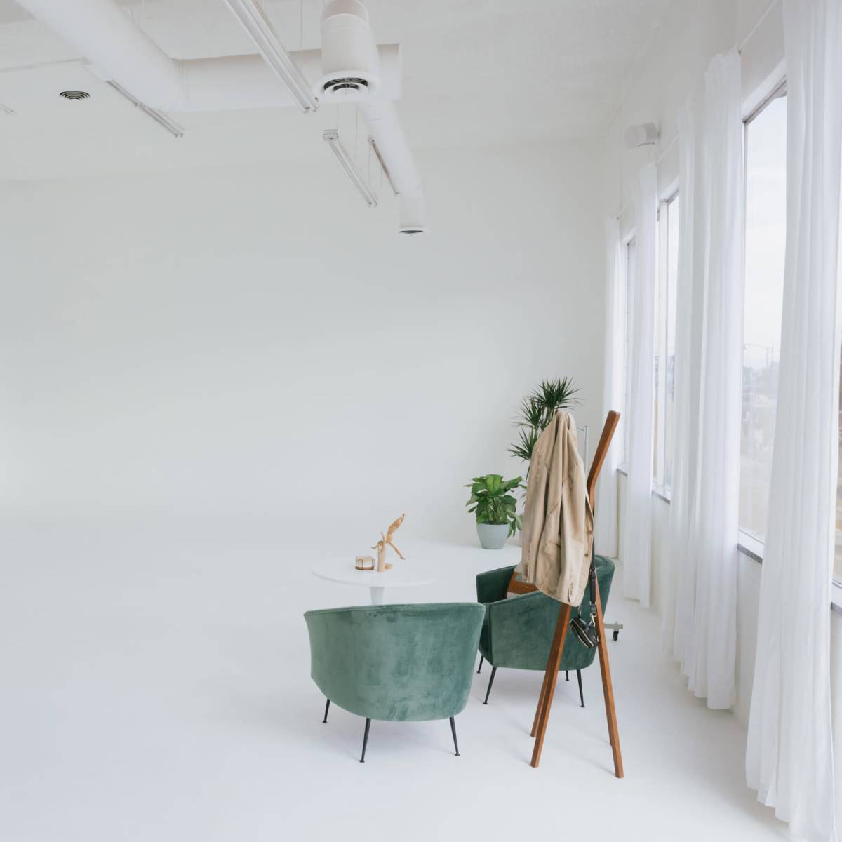 Stunning Natural Light Studio for Intimate Events in El Cajon Image in El Cajon, El Cajon, CA