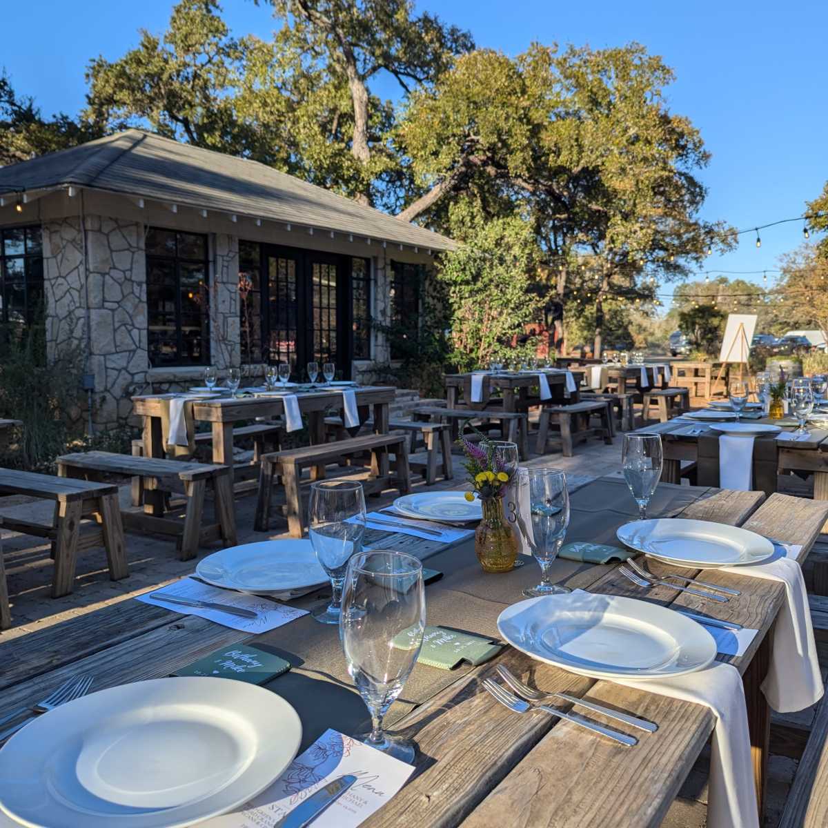 Hill country ranch bar, minutes from downtown in Manchaca Image in , Manchaca, TX