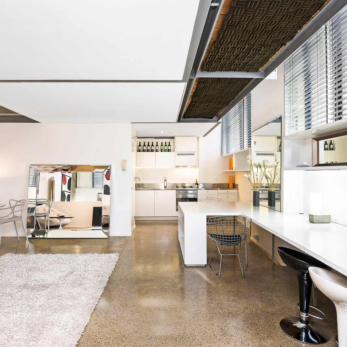 RARE!! MASSIVE LUXURIOUS DESIGNER WAREHOUSE with MASSIVE PRIVATE ROOFTOP GARDEN w PANARAMIC CITY VIEWS! MULTI AWARD WINNING ARCHITECTURALLY DESIGNED BY WORLD REKNOWN ARCHITECT DALE JONES-EVANS!! PERFECT SURRY HILLS LOC & FREE ONSITE GARAGE PARKING FOR MULTIPLE CARS!!! in Surry Hills Image in Surry Hills, Surry Hills, NSW