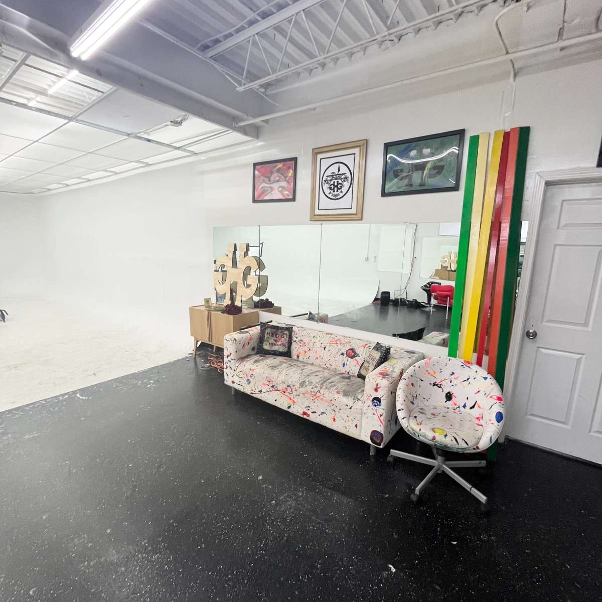 HG STUDIO W/ CYC WALL in Atlanta Image in Doraville, Atlanta, GA