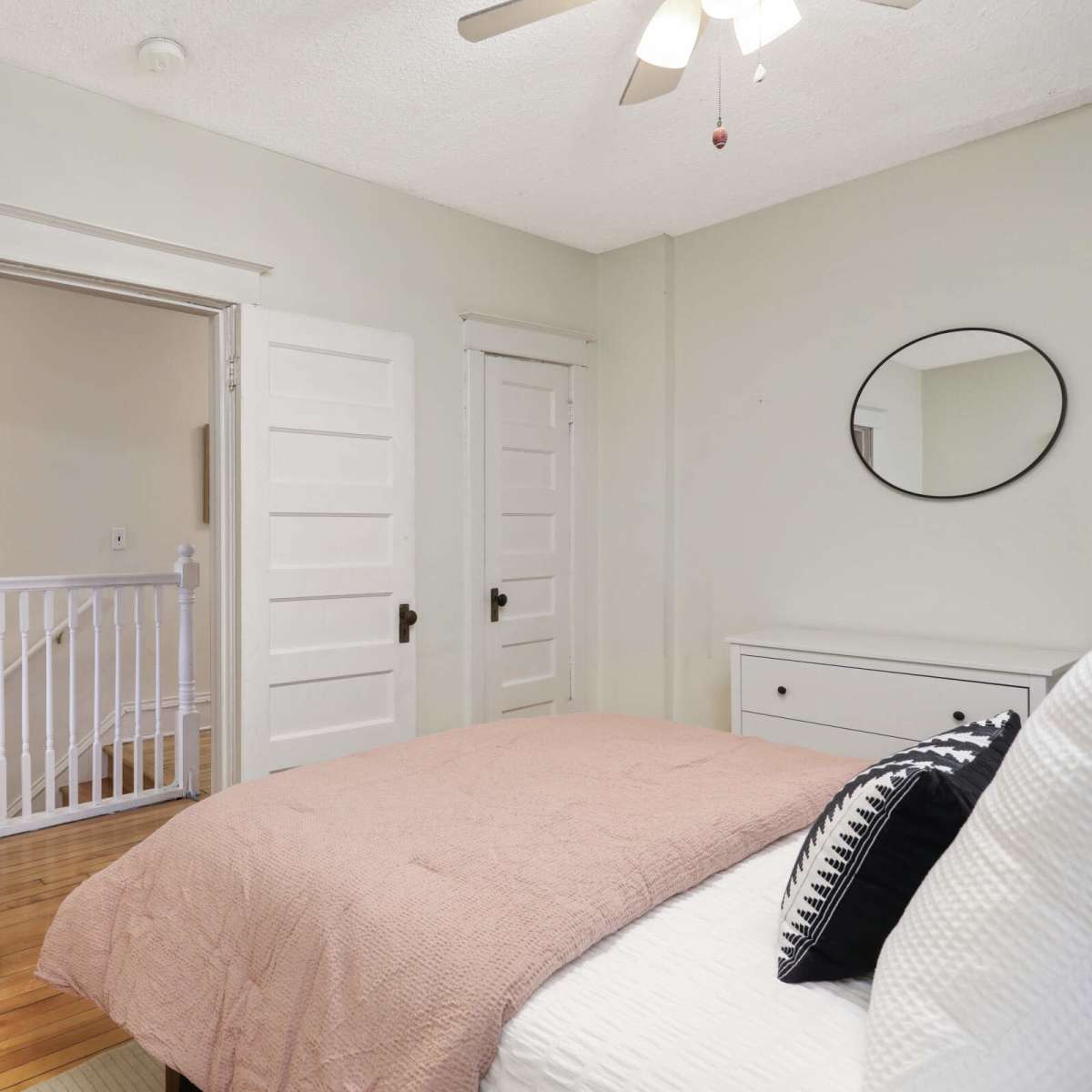 Cozy Chic 3BR Home in Saint Paul in Saint Paul Image in Summit - University, Saint Paul, MN