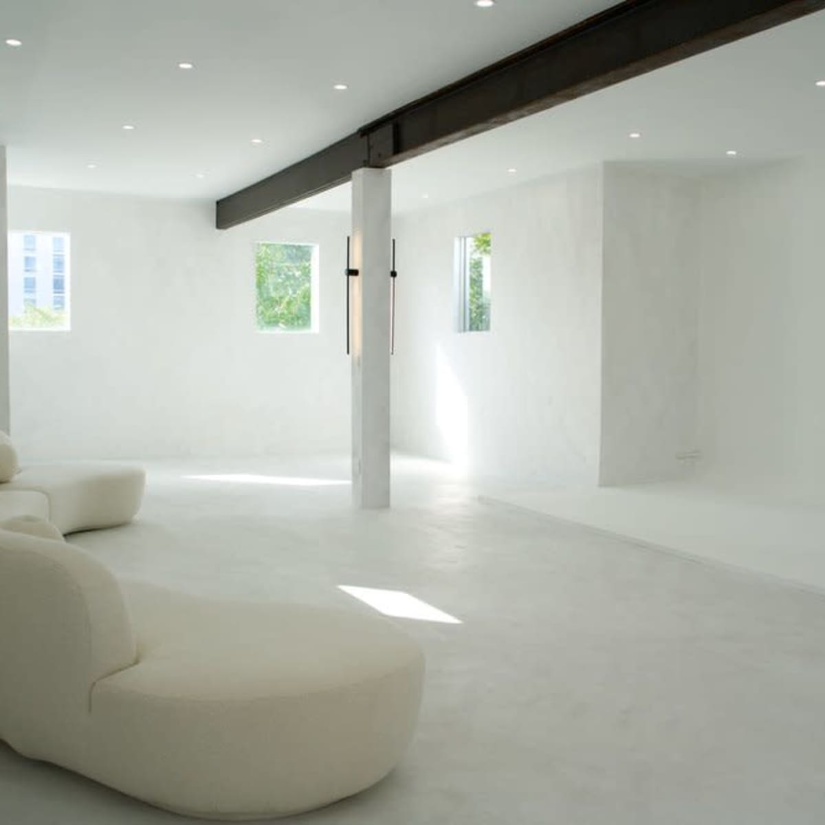 LUMINOUS MINIMAL MODERN NATURAL LIGHT PHOTO STUDIO DANIA BEACH FL Production Peerspace