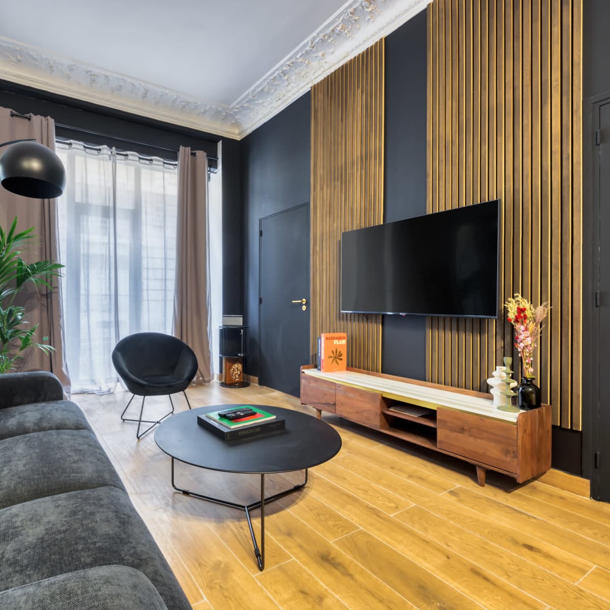 Loft design et moderne en plein centre de Paris in Paris Image in New Athens, Paris, 