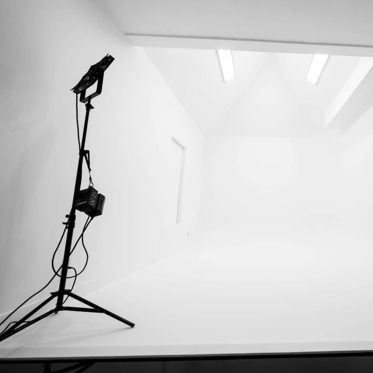 Downtown Multi Studio w/ Luxury Lounge + Natural Light, Austin, TX ...