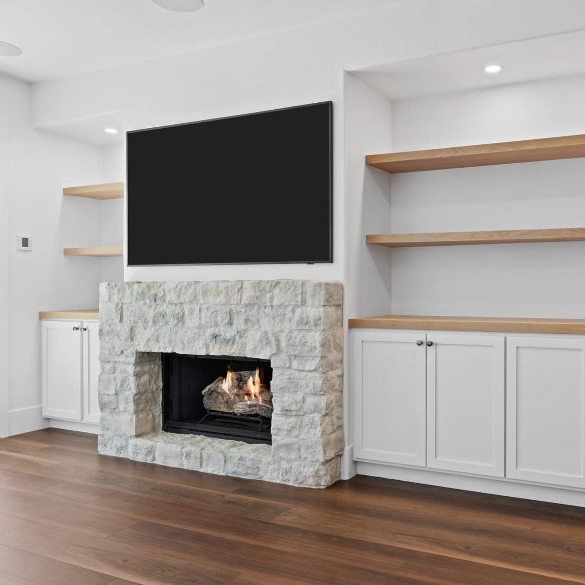 Modern and cozy newly renovated home with large open kitchen, Mission