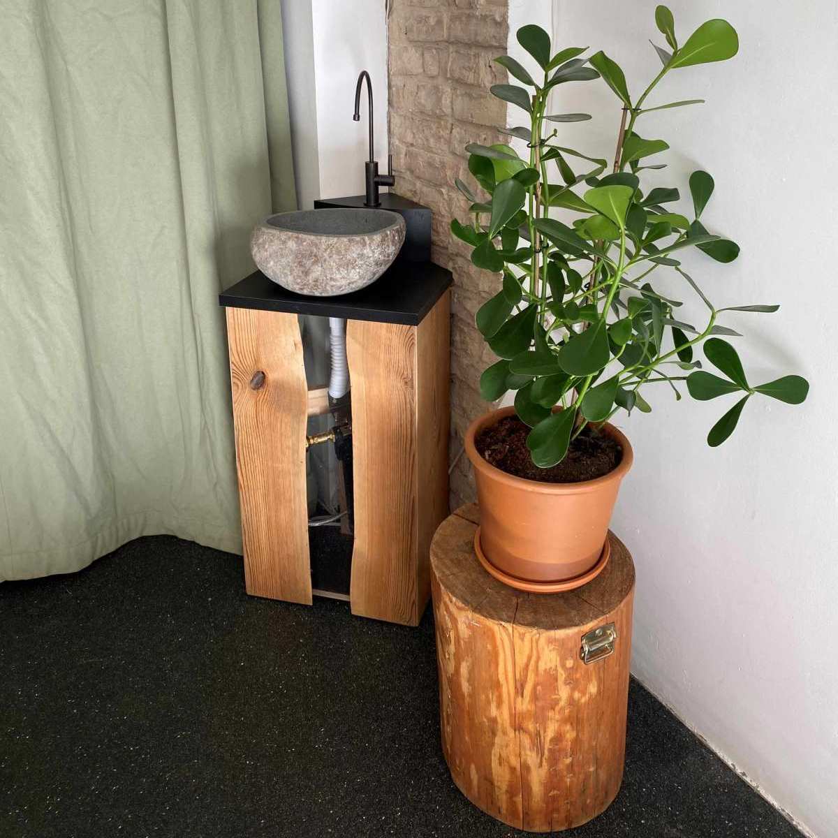 sustainable-urban-event-space-berlin-production-peerspace