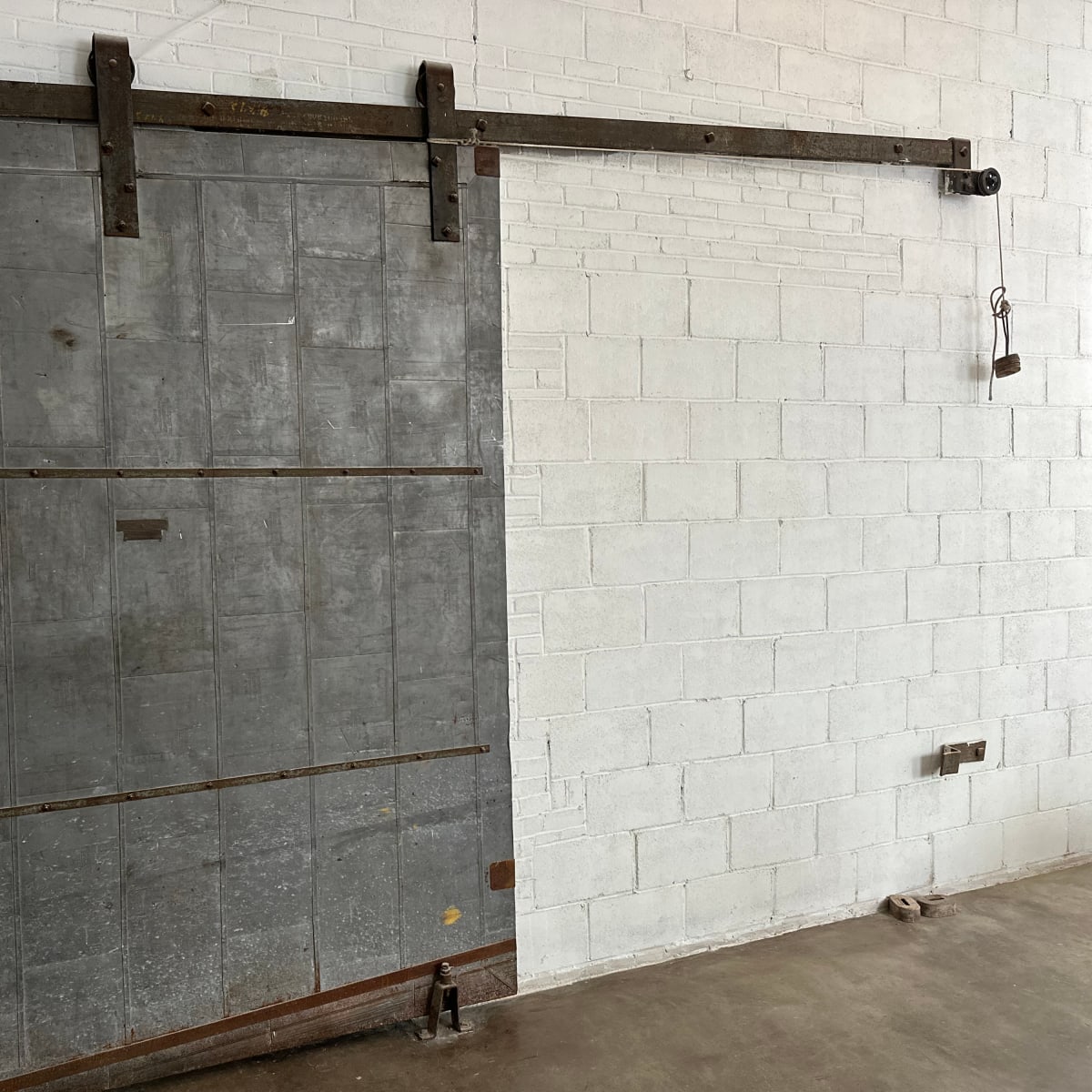 Walkers point warehouse with natural lighting and high ceilings in Milwaukee Image in Harbor View, Milwaukee, WI