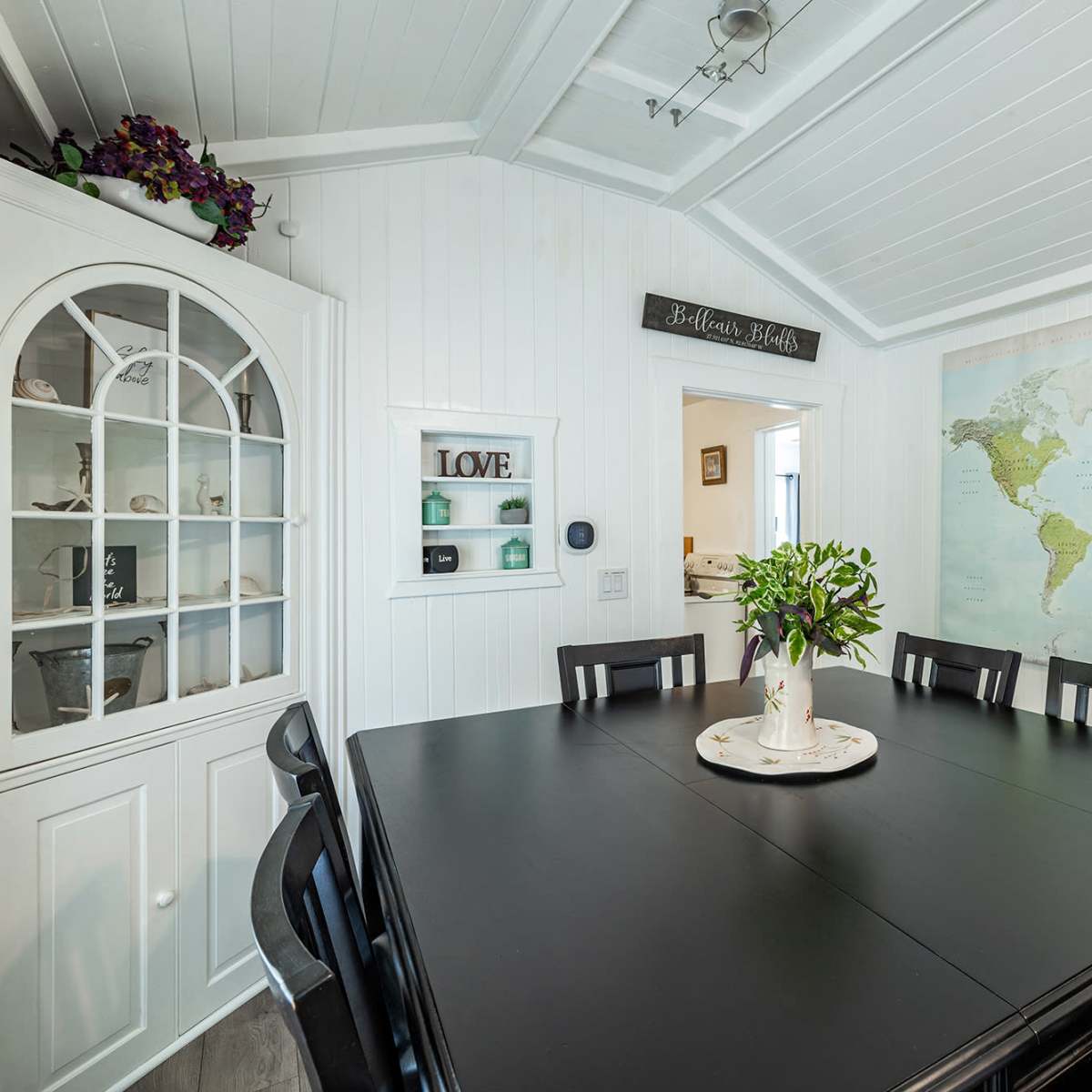 Old Florida Bungalow Cottage, Tropical Courtyard & Hot Tub in Largo Image in Largo, Largo, FL