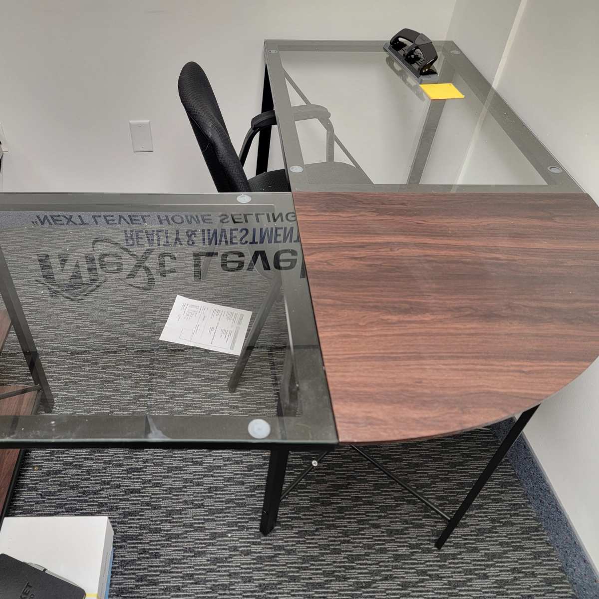 Office Space for Meetings, Content Creation, or Work Desk in Westland Image in Westland, Westland, MI